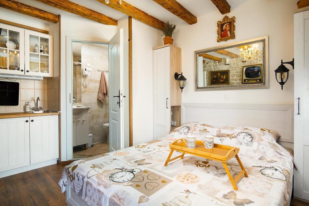 Domus Maximus Apartment Pula Exterior photo