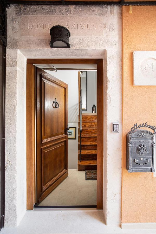 Domus Maximus Apartment Pula Exterior photo