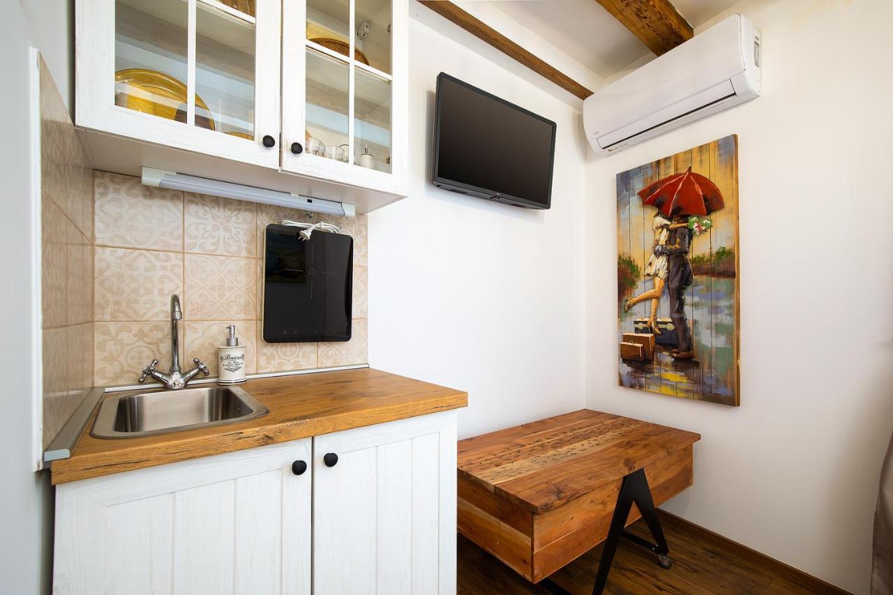 Domus Maximus Apartment Pula Exterior photo